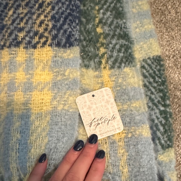 Cozy Plaid Scarf in Blue, Yellow, and Green - Picture 2 of 3